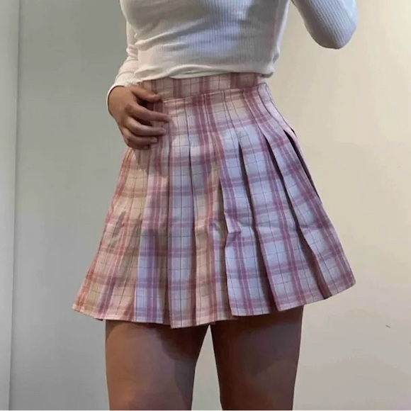Kawaii J-Fashion Pisces Plaid Pleated Skirt - Picture 1 of 3